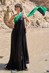 ชุดเดรสแผงจับจีบสีเขียวไล่เฉดสีเขียวเป็นมิตรกับสิ่งแวดล้อมชุดเดรสที่มีแรงบันดาลใจจากส่าหรีมีสายคาดเอวแบบธรรมชาติ - Product Image 5