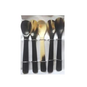 Cuchara de ensalada de cuerno de búfalo para tamaño personalizado precio barato color de cuerno natural con embalaje personalizado - Product Image 1