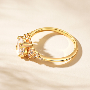 แหวนเพชรทรงคลัสเตอร์เคลือบทอง 18K ยี่ห้อเจลูเลีย - แหวนเงินแท้สไตล์โรแมนติก - Product Image 6