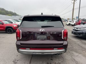 Llantas de aleación usadas Red 2024 Hyunda-i Palisade caligrafía AWD con asientos de cuero sistema de navegación arranque remoto techo solar - Product Image 4