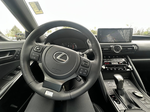 ใช้พวงมาลัยซ้ายแบบ F-SPORT - Product Image 2