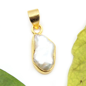 Diseñador Luxe agua dulce perla piedra preciosa 24K chapado en oro latón Metal colgante joyería de moda para mujeres al por mayor a granel - Product Image 1