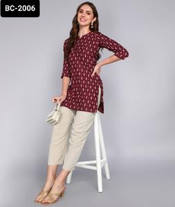 Vêtements fantaisie indiens Tredy à porter Collections Kurtis courtes en coton rayonne avec impression numérique Top grande taille et meilleure qualité Kurtis - Product Image 1