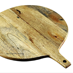 Pelle à pizza ronde en bois d'acacia avec poignée, finition naturelle rustique, durable pour un usage domestique - Product Image 1