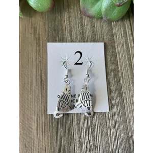 Navajo Made Vintage <b>Sterling</b> <b>Silver</b> <b>Dangle</b> Coyote <b>Earrings</b> with Shell and Pearl - Product Image 4