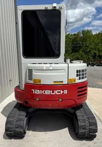 ENVÍO GRATUITO Miniexcavadora TAKEUCHI T138FR 674H, Motor Diésel de 27 HP, Cabina Cerrada con Aire Acondicionado, Aprobado por EPA y CE, Sistema Hidráulico Auxiliar, PLC - Product Image 5