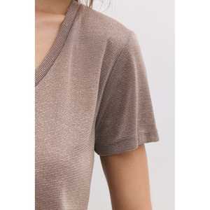 Camiseta Básica Brillante con Cuello en V - Product Image 4