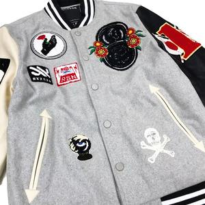 Veste de baseball universitaire en laine unisexe personnalisée de haute qualité avec patchwork de bombardier en satin et doublure en polaire ODM OEM - Product Image 3