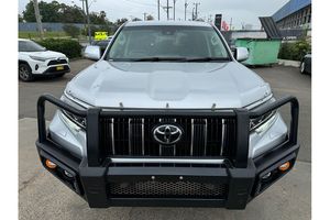 Land Cruiser RHD Usado del 2020 - Product Image 3