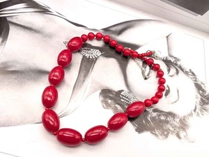 Collier en résine, accessoire de bijouterie audacieux et accrocheur pour les amateurs de mode moderne, haute qualité - Product Image 3