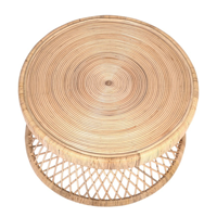 Grande table ronde en rotin tissé à la main de style luxueux belle et artistique table décorative à l'intérieur de la maison