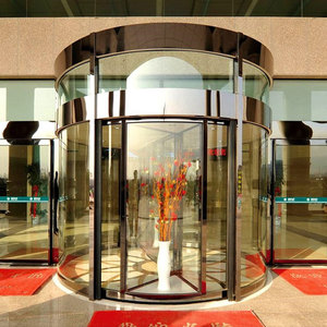 Porte tournante automatique à 3 ailes en verre incurvé de grande taille en alliage d'aluminium moderne, sans cadre, pour centre commercial, hôtel - Product Image 2