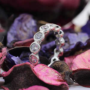 Elegante Anillo de Plata de Ley 92.5 con Gema de Circonita Cúbica de 3mm y 3g, Gema Suelta de Lujo - Product Image 1