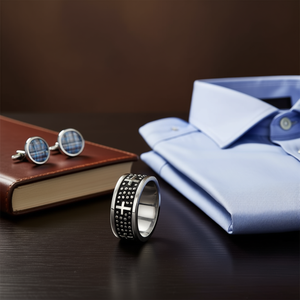 Bague de motard vintage en acier inoxydable argenté avec croix, tailles 8-12 SR78, boutons de manchette et pinces à cravate tendance - Product Image 2