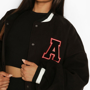 Vente en gros de veste de basketball tendance pour femmes veste en tricot de haute qualité doublure en laine logo brodé pour les filles - Product Image 3