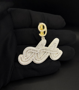 Pendentif unisexe en acier inoxydable serti de diamants CZ glacés, style hip-hop personnalisé - Product Image 2