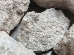 Pyrophyllite hiệu suất cao vượt trội như một chất mở rộng lớp phủ chống ăn mòn, tạo thành một hàng rào dày đặc chống lại sự xâm nhập của độ ẩm - Product Image 6