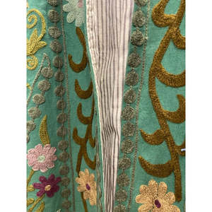 เสื้อแจ็คเก็ต Woodland Olive แบบกลับด้านได้ ลาย Suzani Tribal สำหรับผู้หญิง สไตล์โบฮีเมียน พิมพ์ลายดอกไม้ ผ้าควิลท์ หนัง ผ้าฝ้ายย้อมสี สำหรับฤดูใบไม้ผลิและฤดูหนาว - Product Image 4