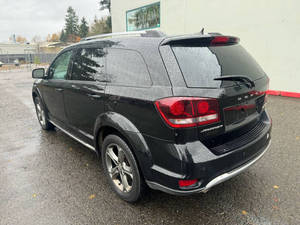 Dodge Journey Crossroad Plus 2016, SUV de 4 Puertas, Asientos de Cuero, Faros LED, Control de Clima Automático, Venta de Autos Usados al Por Mayor a Bajo Precio - Product Image 6