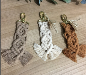 ของขวัญอาบน้ําเด็ก Boho ของขวัญหมั้น พวงกุญแจ Macrame แฮนด์เมดคําขอบคุณ - Product Image 1