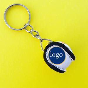 Llavero de Goma Personalizado con Balón de Hurling GAA, con Logotipo Personalizado, Duradero, de Alta Calidad, el Mejor Regalo - Product Image 4