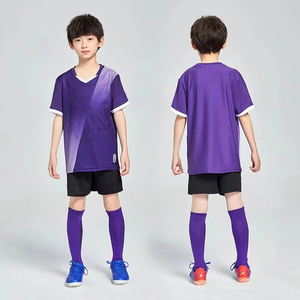 Conjunto de Uniforme de Fútbol Personalizado por Sublimación para Niños, Color Blanco y Verde Menta, de Secado Rápido y Transpirable, con Pantalones Cortos para Niños - Product Image 2