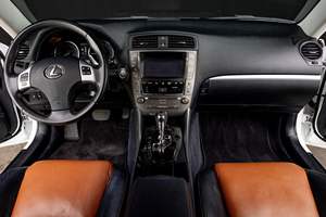Lexus IS 250 2013 Usado, Sin Reserva, 52400 Millas, Motor V6, Interior Bicolor, Propiedad de California - Product Image 4