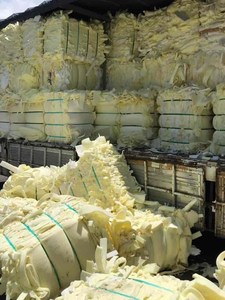 100% sạch sẽ và khô hỗn hợp màu sắc còn sót lại bọt phế liệu tái chế đồ nội thất nệm bọt chất thải PU bọt phế liệu trong kiện - Product Image 4
