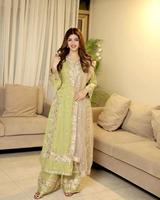 Tissu de pelouse floral A-ligne Salwar Kameez brodé à la main dames robe de soirée Style indien pakistanais fêtes de mariage Slip