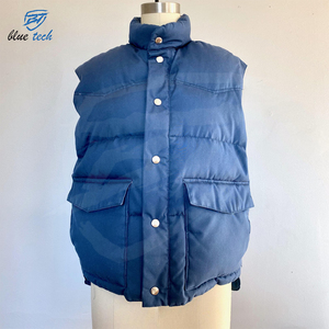 Hommes en plein air décontracté fermeture éclair léger OEM logo personnalisé à la mode bouffant gilet vêtements d'hiver veste sans manches - Product Image 1