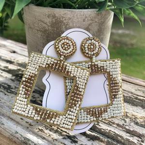 Boucles d'oreilles pendantes longues ovales légères en perles ombrées classiques élégantes faites à la main pour femmes Mariage Anniversaire Utilisation quotidienne - Product Image 4