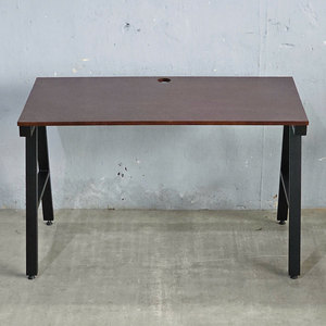 Escritorio de Oficina Minimalista AConcept HBAC002 120x60 con Patas de Metal de Acero Ensambladas para Reuniones o Uso Gerencial - Product Image 3