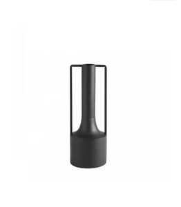 Elegante Jarrón de Metal Hecho a Mano con Acabado Dorado Moderno para Decoración de Bodas, Fiestas y Hogar, Ligero y Resistente al Óxido - Product Image 2