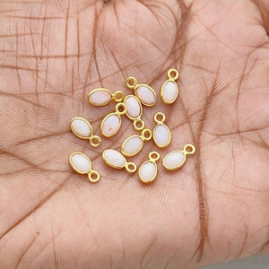 Opale rose minuscule 4x6mm pendentif à breloque ovale à facettes 925 cadre de lunette en argent Sterling pour la fabrication de bijoux - Product Image 1