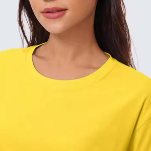 T-shirt crop top de haute qualité pour femmes conception OEM vêtements d'été du Pakistan - Product Image 4