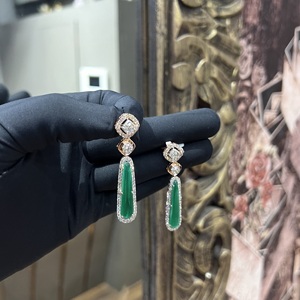 ต่างหูเม็ดเพชรสีทอง14K & 18K ทรงคลัสเตอร์เพชรธรรมชาติหรูหราสำหรับสไตล์หรูหรา - Product Image 4