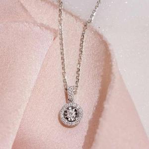 Collar con Colgante de Halo de Diamantes Moissanite Elegante y Personalizado, Joyería de Corte Excelente, Regalo para Ella, Colgante con Claridad VVS para Mujer - Product Image 4