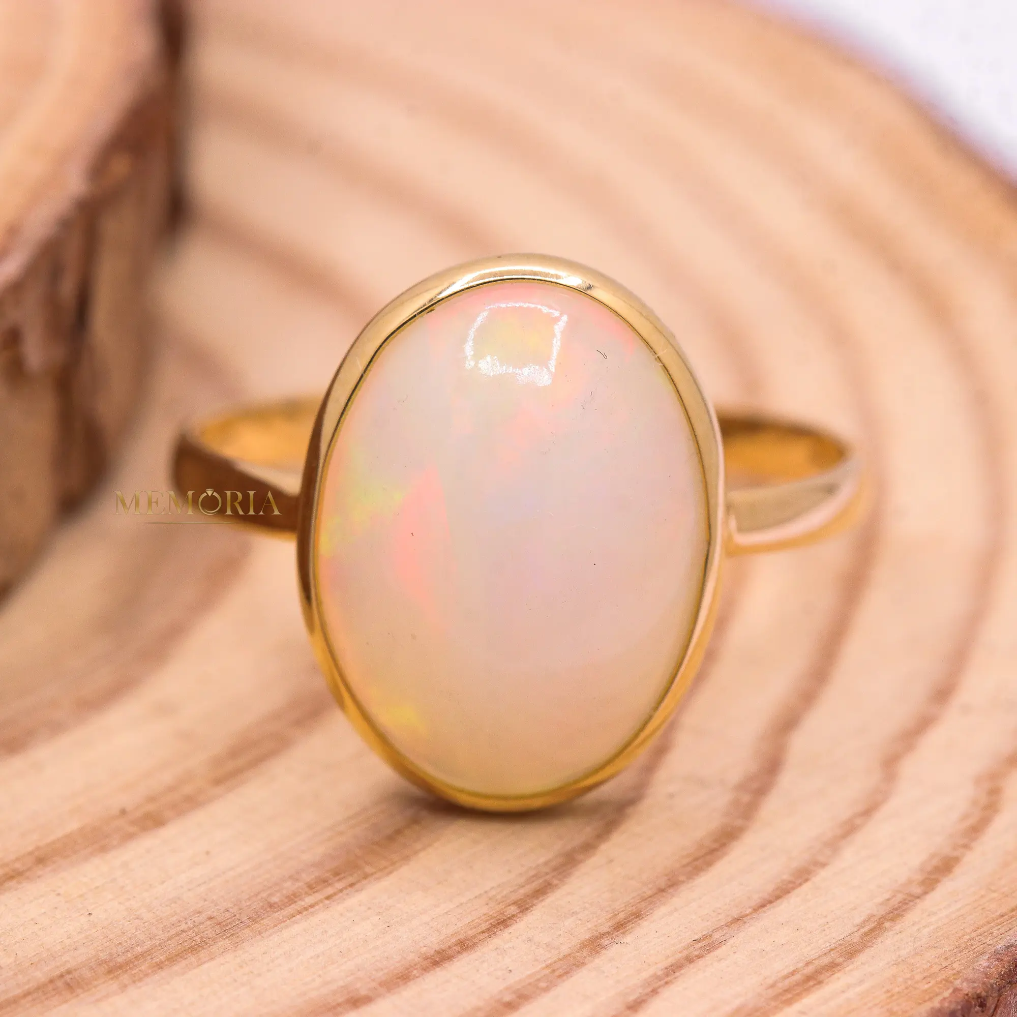 Oval geformter äthiopischer Opal-Edelstein ring Hand gefertigter Ring aus 18 Karat Gelbgold für Frauen Minimalisti scher Schmuck für den Großhandel