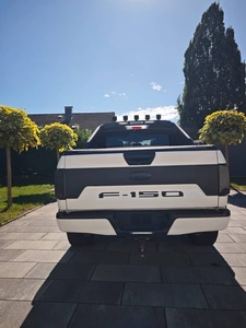 Ford F-150 Diesel V6 Automatique AWD 2019 d'occasion avec volant à gauche, sièges en cuir, porte-bagages métallique R16, toit ouvrant - Product Image 4