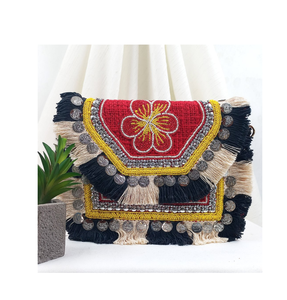 กระเป๋าสะพายข้างกระเป๋าถือปักลายมีสไตล์ดูหรูหราผลิตภัณฑ์บรรจุภัณฑ์สั่งทำ - Product Image 1