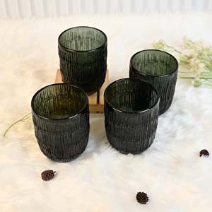 Juego de 4 Vasos Elegantes de Vidrio Artístico Muse - Product Image 1