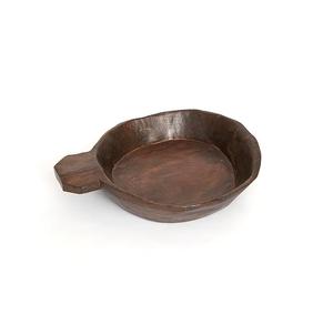 Plato artesanal de madera con silueta festoneada, ideal para interiores rústicos, bohemios y escandinavos, que añade carácter y equilibrio. - Product Image 1