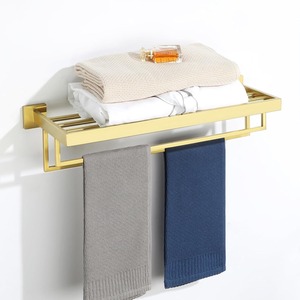 Porte-serviettes mural en métal doré Accessoires de salle de bain modernes Porte-serviettes décoratif élégant Porte-serviettes de bain élégant - Product Image 1