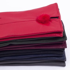 Gants élégants pour femmes en cuir véritable avec pompon en fourrure, gants de conduite imperméables au froid pour l'extérieur - Product Image 5