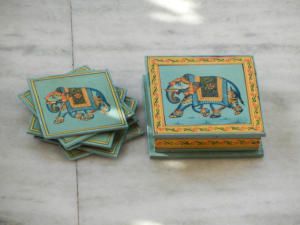 Sous-verres en bois peints à la main de style bohème Dessous de plat faits par l'artiste Décoration de table Dessous de verre pour boissons à la maison Tapis et tampons - Product Image 4