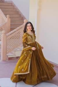 Robe Georgette Anarkali de haute qualité pour femmes Look élégant et élégant disponible à des prix abordables de l'Inde - Product Image 4