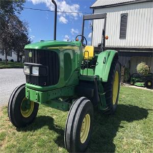 รถแทรคเตอร์จอห์นเดียร์6215ม. คุณภาพพรีเมี่ยมจัดส่งรวดเร็วซื้อวันนี้เพื่อการใช้ในการเกษตรที่เชื่อถือได้และทนทาน - Product Image 5