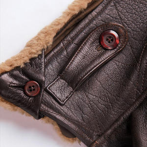 Chaqueta de piloto de cuero hecha a mano para hombres con opciones de personalización para un estilo único y una calidez superior para invierno y exteriores - Product Image 5