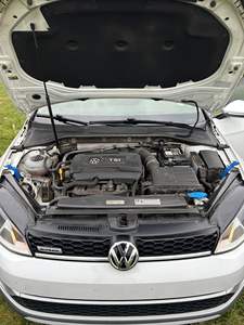 Volkswagen Golf Alltrack SE 2017 d'occasion en bon état, sans réserve, turbo 4 cylindres, transmission intégrale, non modifiée - Product Image 6