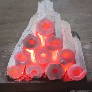 Charbon de sciure de bois à combustion propre, offrant une chaleur constante pour la cuisson et le chauffage - Product Image 1